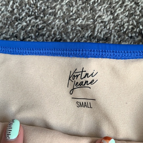 Kortni Jeane ruffled around top in True Blue - Picture 2 of 4